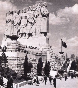 stalinuv-pomnik-na-letne1.jpg