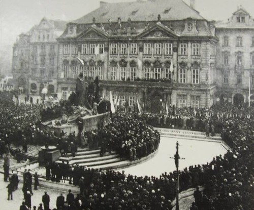 staromestske-namesti-21.-2.-1948.jpg