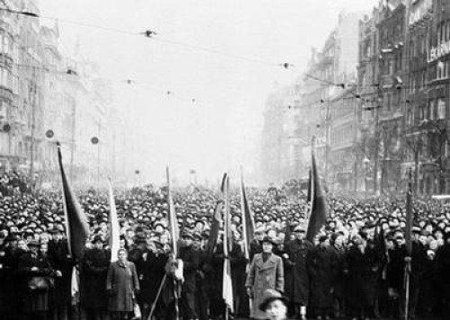 vaclavske-namesti-25.--2.-1948.jpg